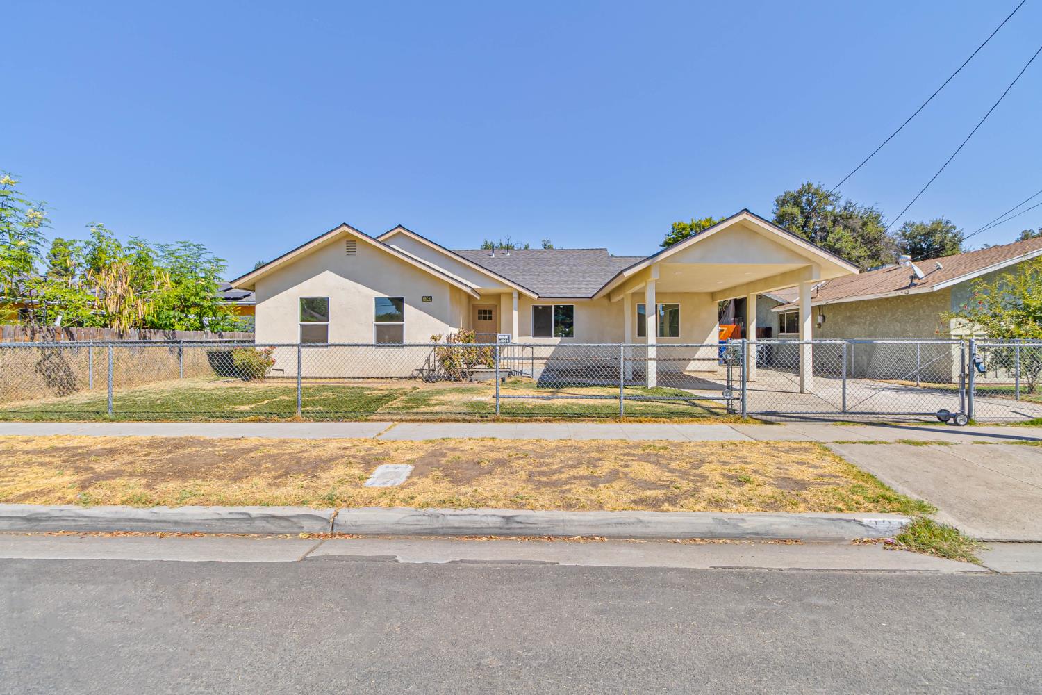 3243 E Simpson Ave